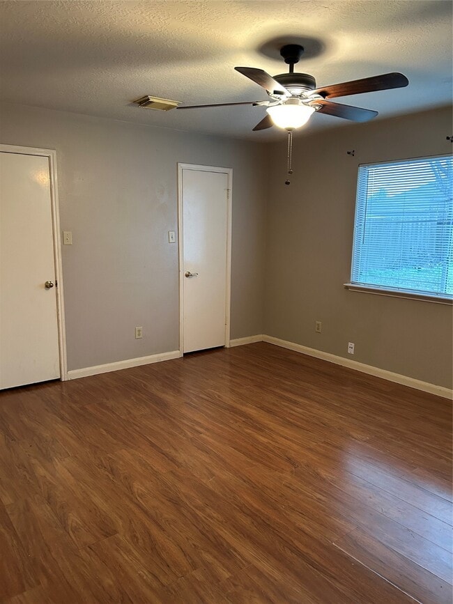 Building Photo - 16603 N Meadow Dr