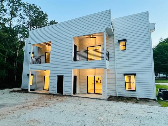 Building Photo - 11511 Mockingbird Hill