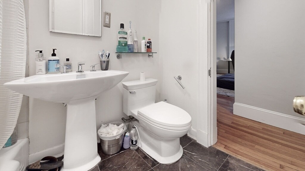 Building Photo - 33 Westbourne Ter