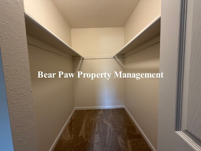 Building Photo - New Lower Price on this Great One Bedroom Condo in Lakewood!"