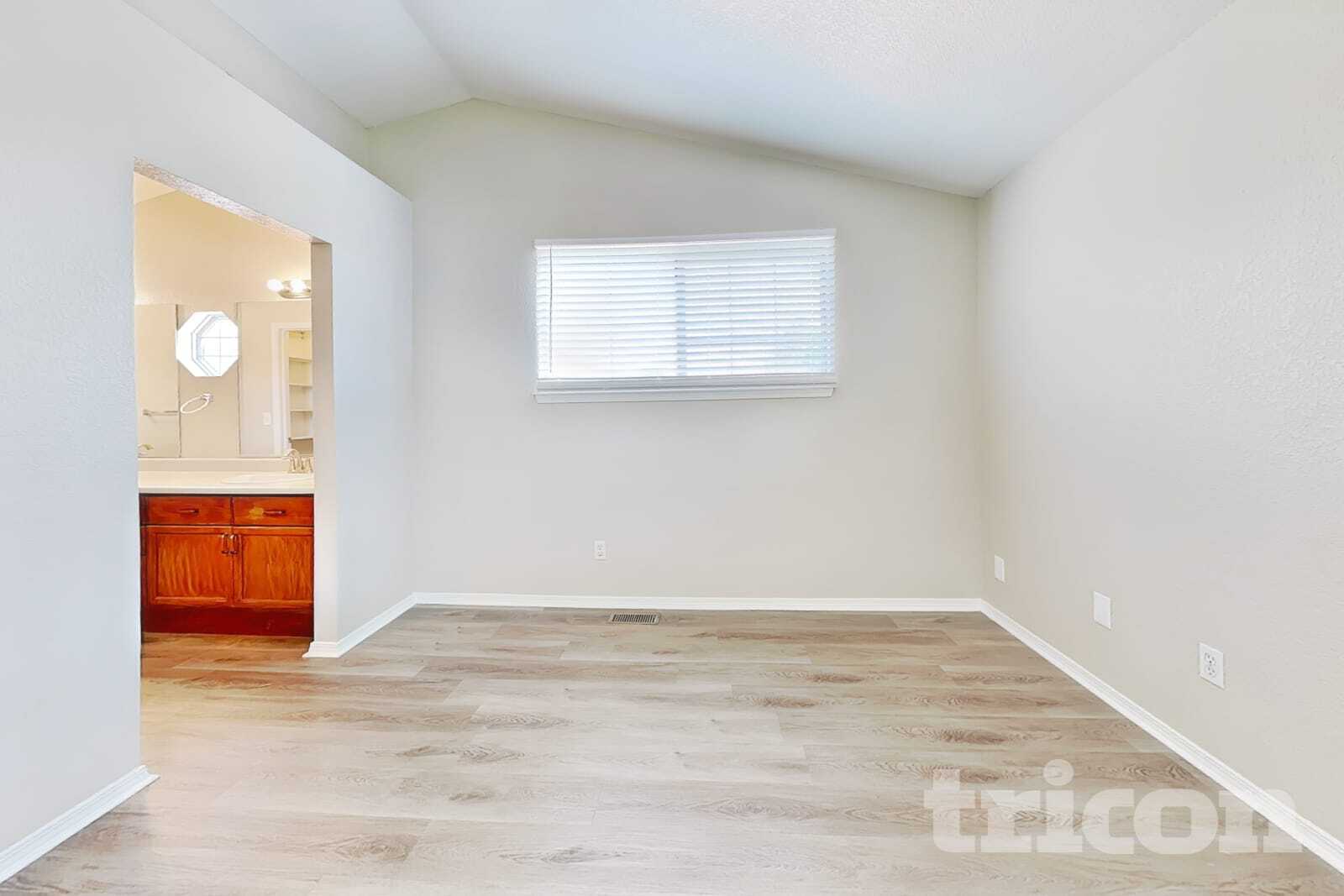 Building Photo - 12789 Elm St