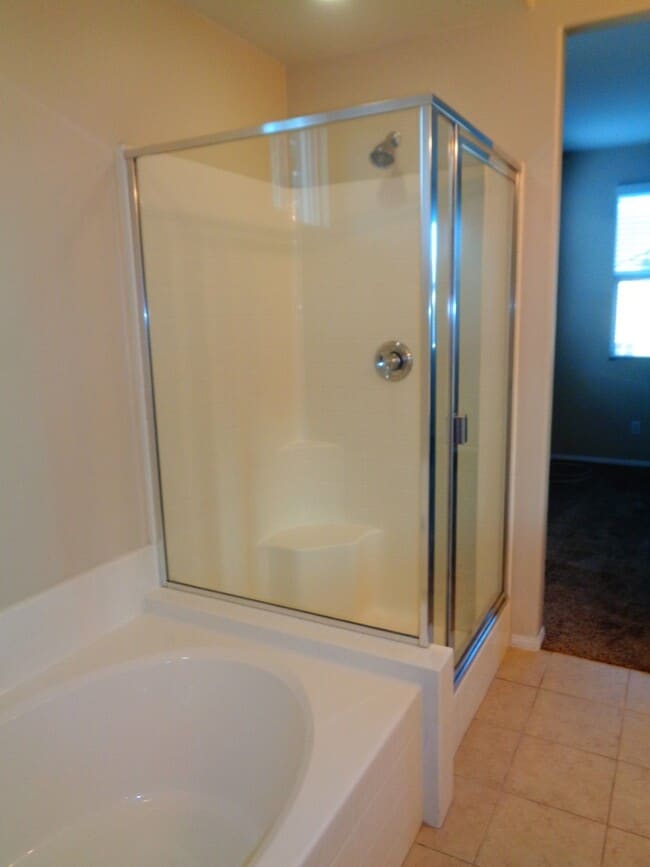 Building Photo - 3 Bed 3 Bath Condo for Rent at the Whittie...