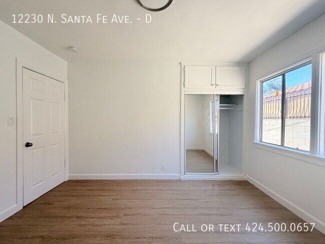 Building Photo - 12230 N Santa Fe Ave