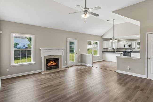 Building Photo - 2601 Danbury Cir