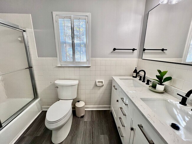 Building Photo - Beautiful All-Brick Ranch in the Heart of ...