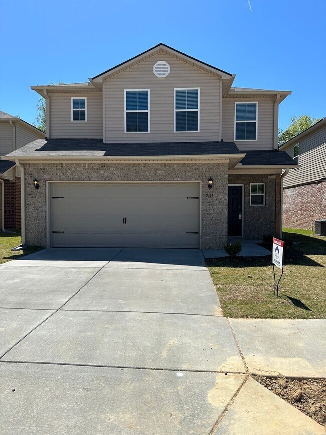 Building Photo - Pre-Leasing Now! Discover This Beautiful 3-Bedroom, 2.5-Bath Home in Cullman