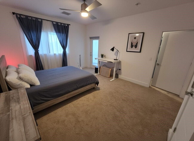 Building Photo - 4380 NW 8th Ct