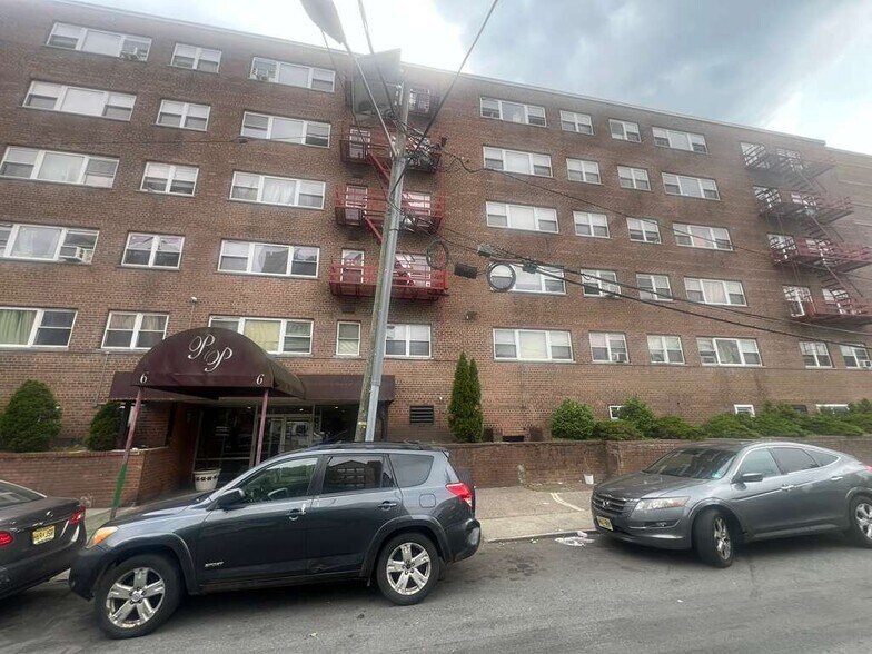 Building Photo - 6 Pomona Ave
