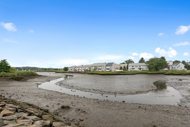 Building Photo - 37 Canal St