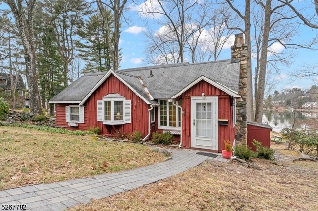 Building Photo - 13 S Shore Trail