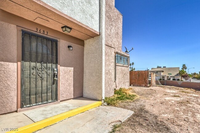 Building Photo - 3683 Villa Knolls E Dr