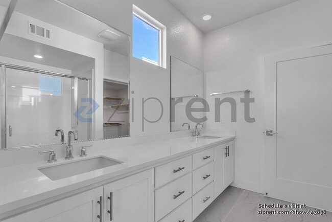 Building Photo - 3893 Quantum Dr
