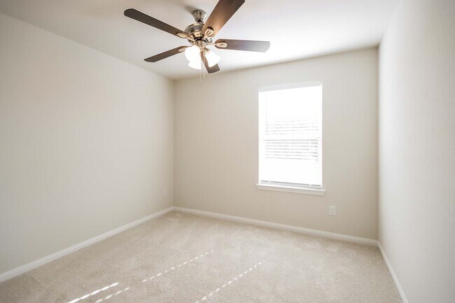 Building Photo - 8215 Burnt Orchid Dr