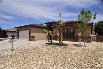 Building Photo - 7337 Black Mesa Dr