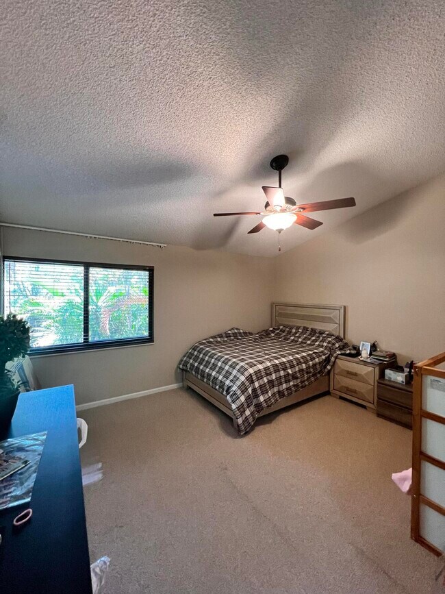 Building Photo - 5650 Coach House Cir