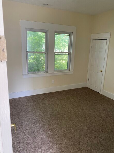 Building Photo - 208 W Adams Ave