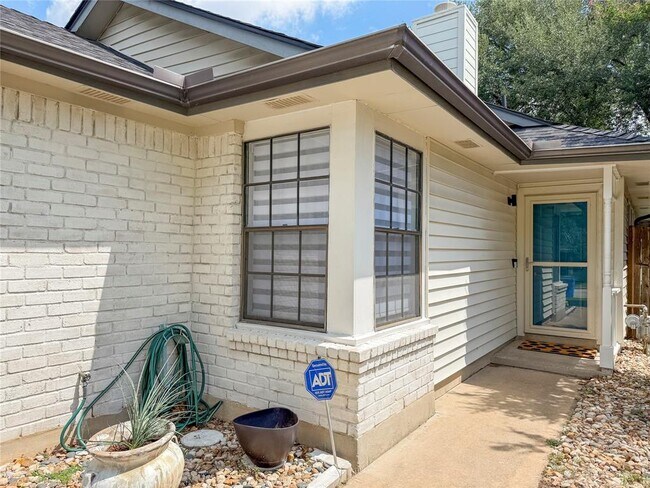 Building Photo - 14527 Donald Dr
