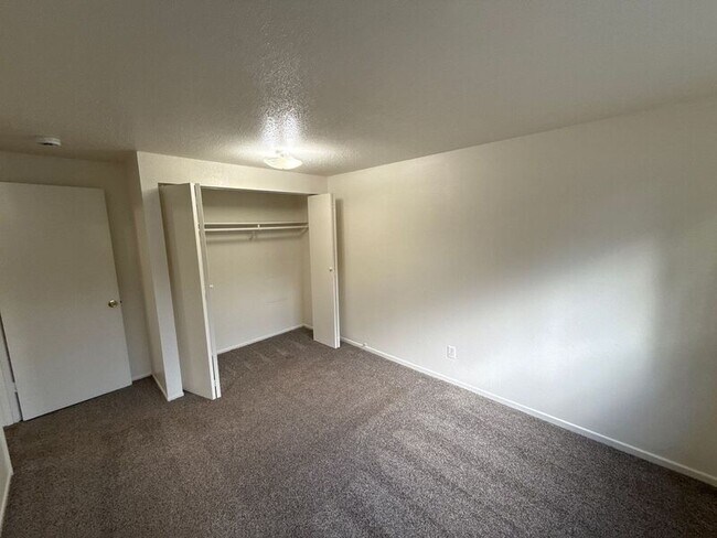 Building Photo - 3802 Iberis St NE