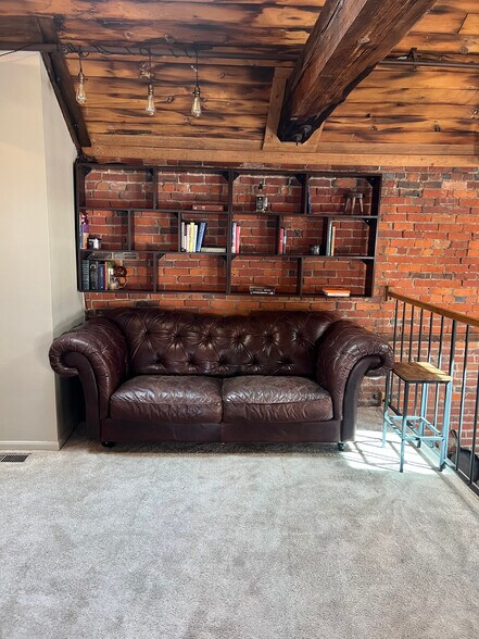 Building Photo - 51 W Blenkner St