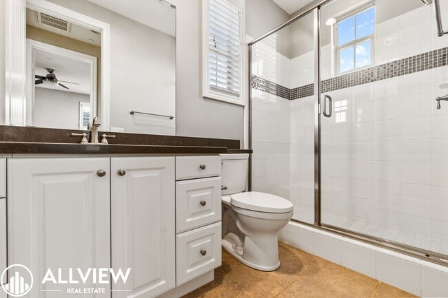 Building Photo - Highly Upgraded 4 Bed, 4.5 Bath Condo Available in Pacific Shores!