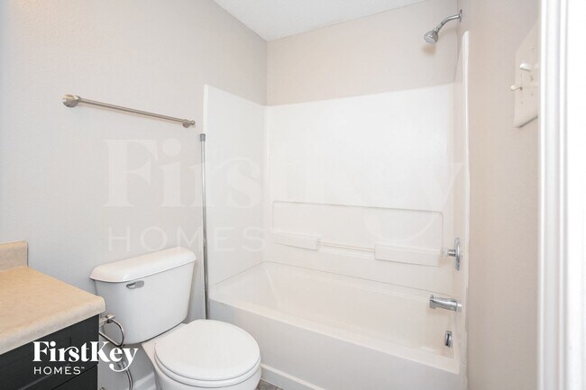 Building Photo - 10913 Miller Dr