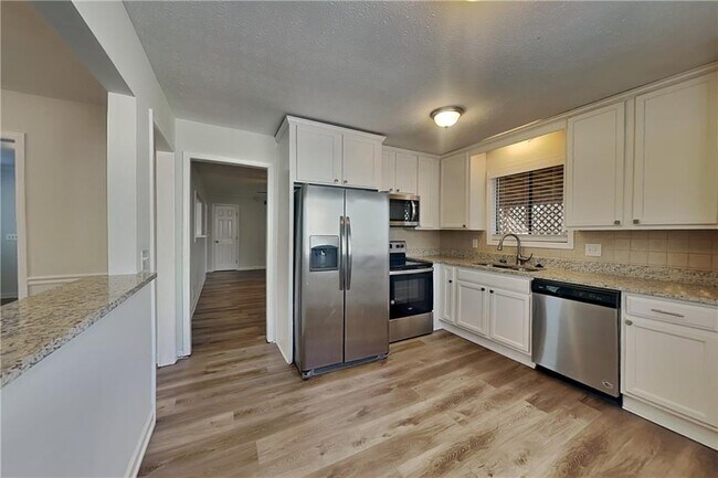 Building Photo - 3499 Ulster Ln NE