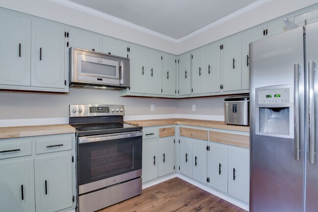 Building Photo - 4 Bedroom Ranch in Columbia County