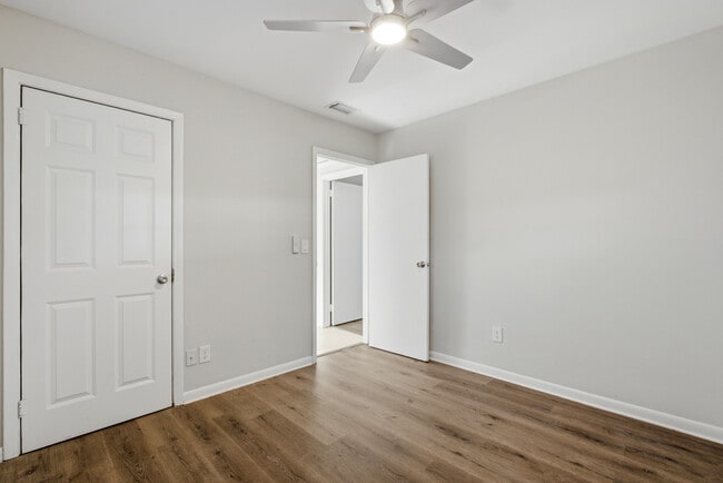 Building Photo - 2111 Bourget Dr