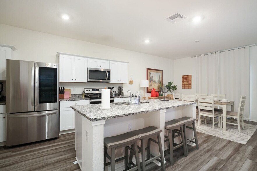 Building Photo - 12626 Galatea