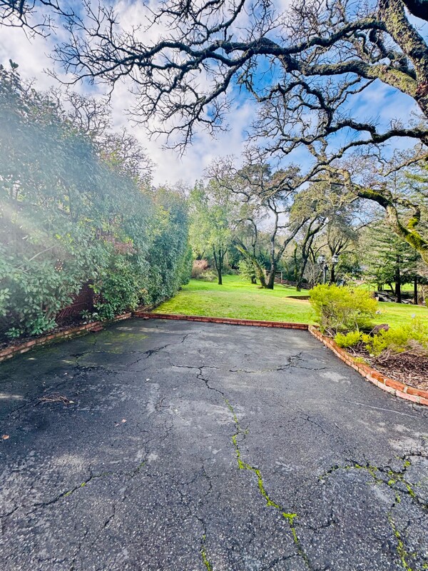 Building Photo - 1550 Indian Valley Rd