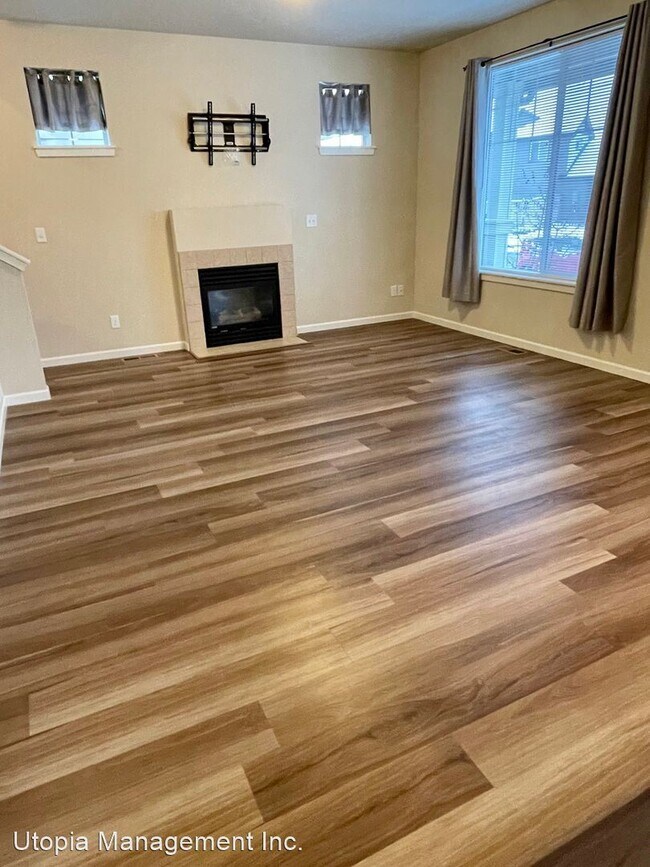 Building Photo - 3 br, 2.5 bath House - 353 Holland Ave.