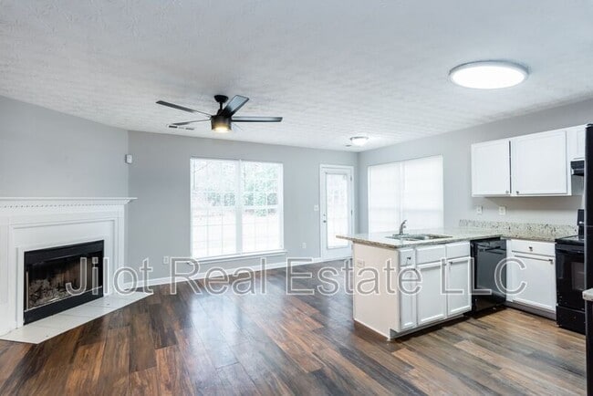 Building Photo - 218 Matthew Ln