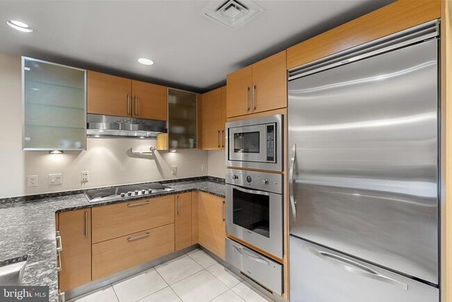 Building Photo - 801 Key Hwy