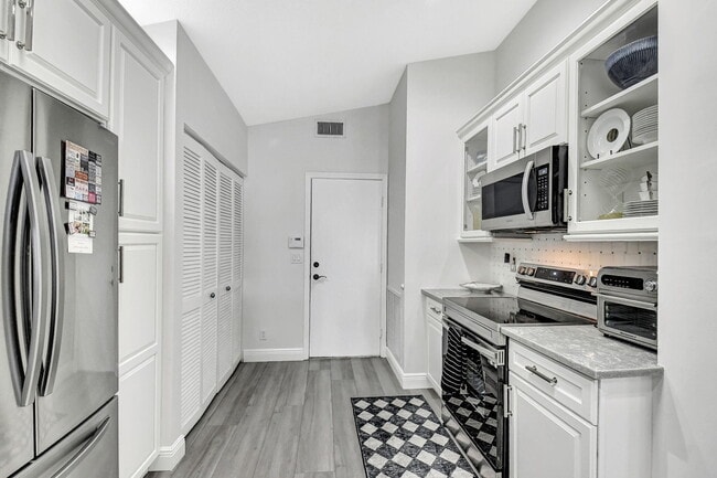 Building Photo - 7946 Sailing Shores Terrace