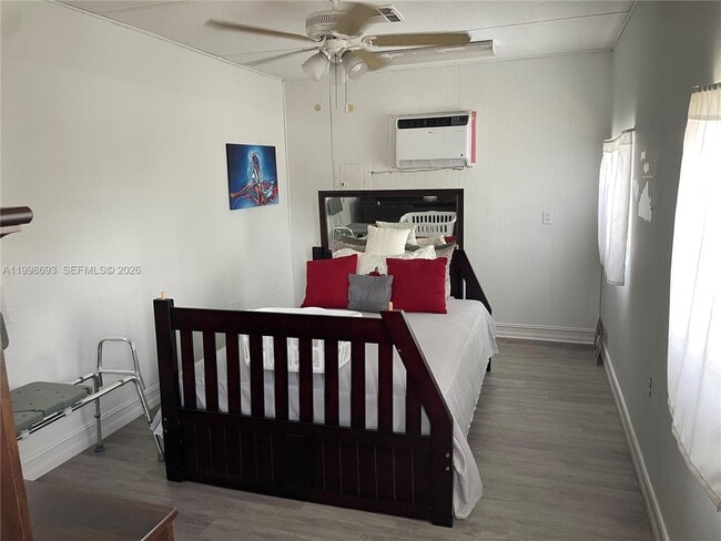 Building Photo - 551 Avenida Del Sur