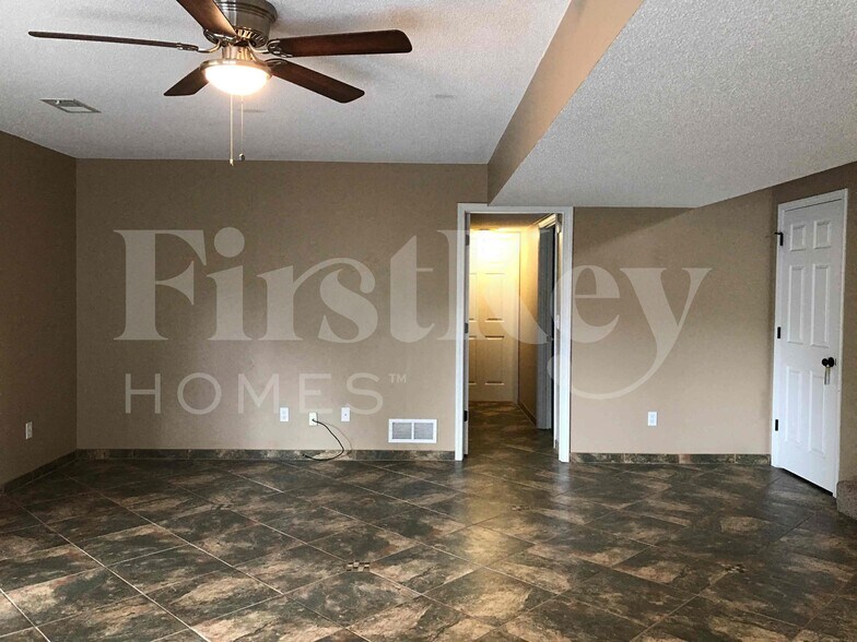 Building Photo - 5212 N Jefferson St