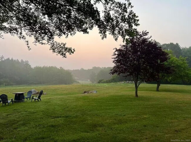 Building Photo - 740 Little City Rd