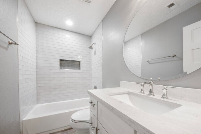 Building Photo - 9327 Golden Sunshine Dr