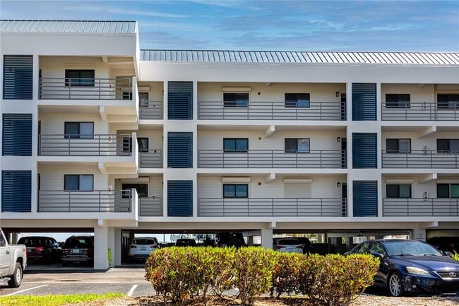 Building Photo - 363 Pinellas Bayway S