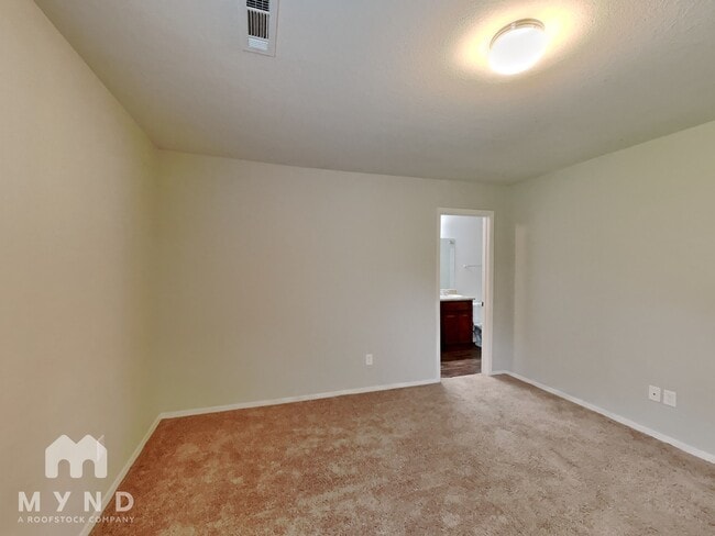 Building Photo - 307 Westwood Dr