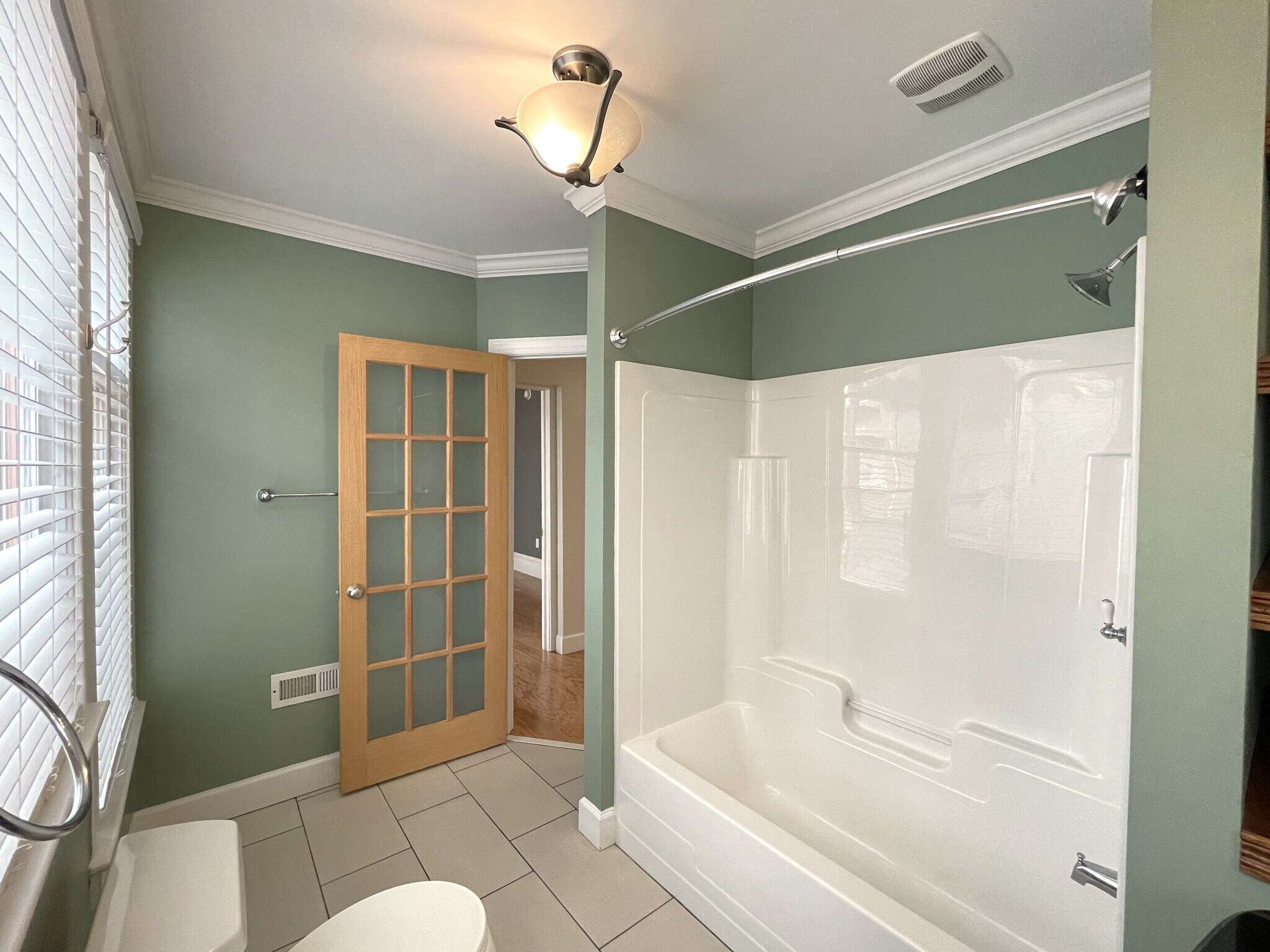 Bathroom - 209 College Ave