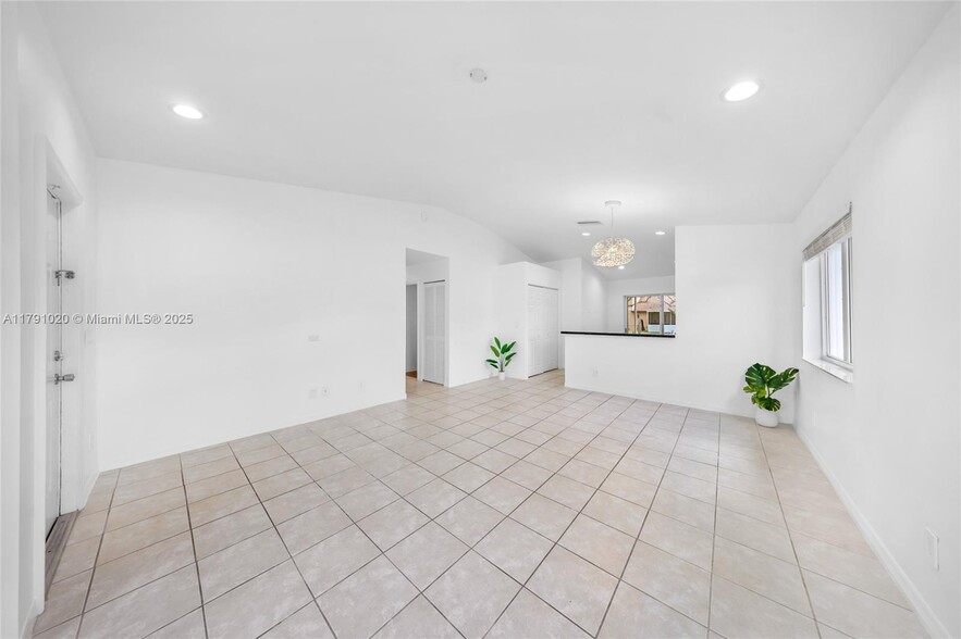 Building Photo - 709 NW 208th Way
