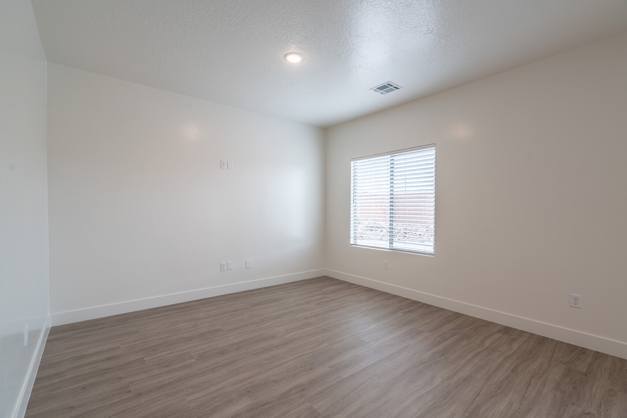 Building Photo - 5680 S Duel Ln