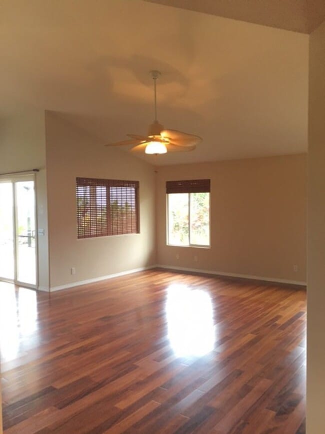 Building Photo - UNFURNISHED 3/2 PRIVATE HOME WITH OCEAN VIEW! AVAILABLE NOW!