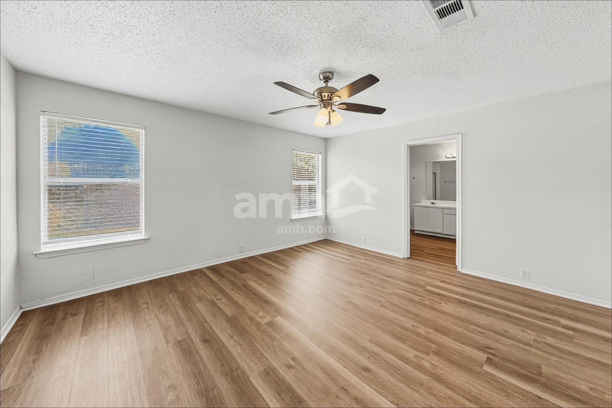 Building Photo - 1017 Greenbend Dr