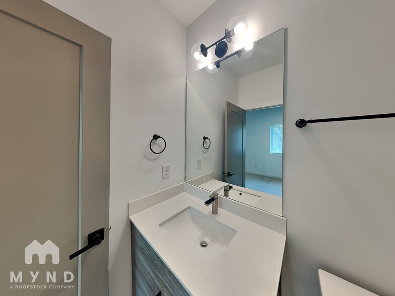 Building Photo - 1434 Walker Pl SE