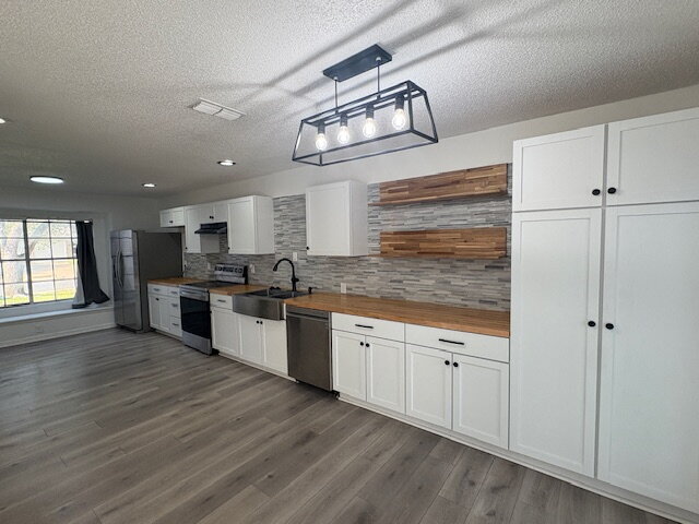 Building Photo - Cimarron 4 Bedroom Home Less Than 5 Minute...