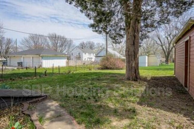 Building Photo - 1417 S Ralston Ave
