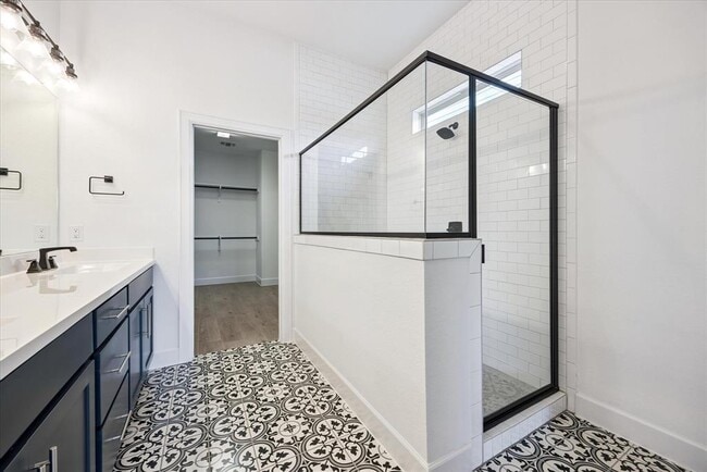 Building Photo - 8112 Skytex St