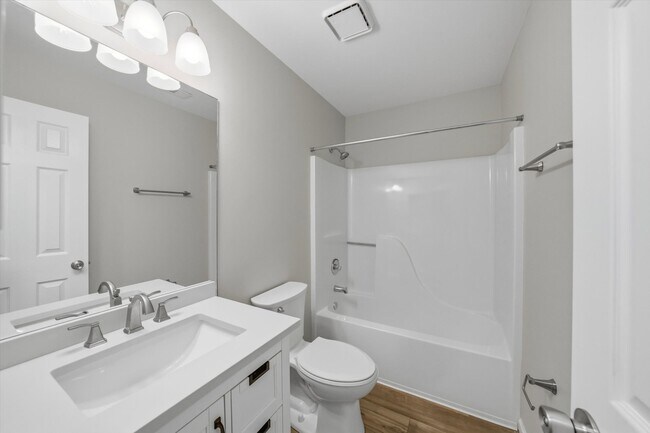 Building Photo - 804 Valerie Ln